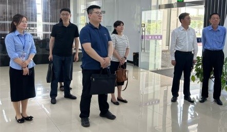 王昱.jpg
